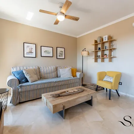 Tranquil 2 Bed 2 Bath Retreat, Pool, Parking *