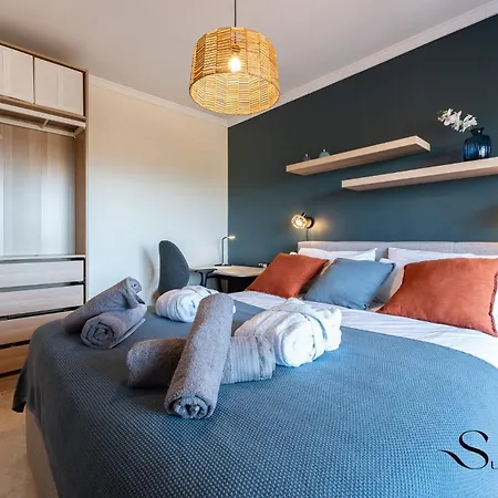Apartment Tranquil 2 Bed 2 Bath Retreat, Pool, Parking *
