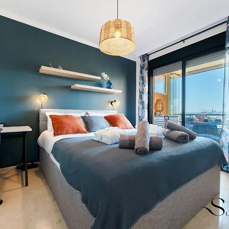 Tranquil 2 Bed 2 Bath Retreat, Pool, Parking Apartment Fuengirola