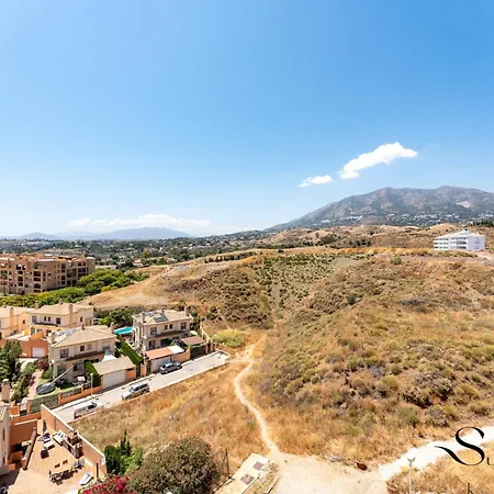 Tranquil 2 Bed 2 Bath Retreat, Pool, Parking * Fuengirola