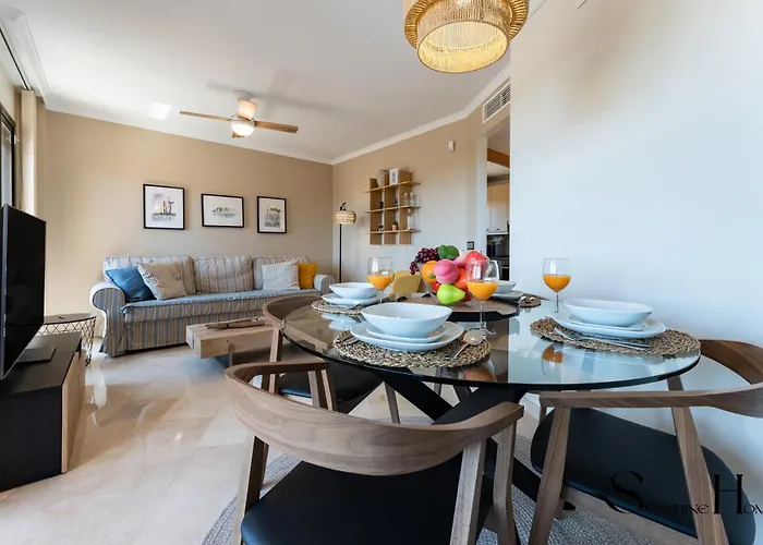 Tranquil 2 Bed 2 Bath Retreat, Pool, Parking Appartement *