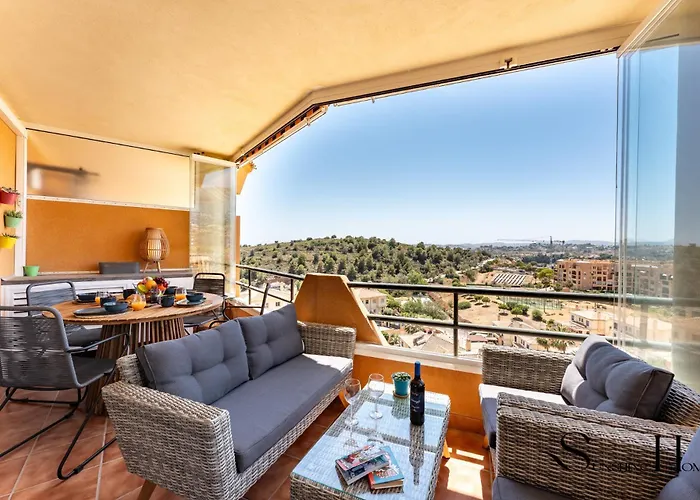 Tranquil 2 Bed 2 Bath Retreat, Pool, Parking Appartement Fuengirola