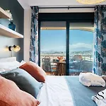 Tranquil 2 Bed 2 Bath Retreat, Pool, Parking Appartement